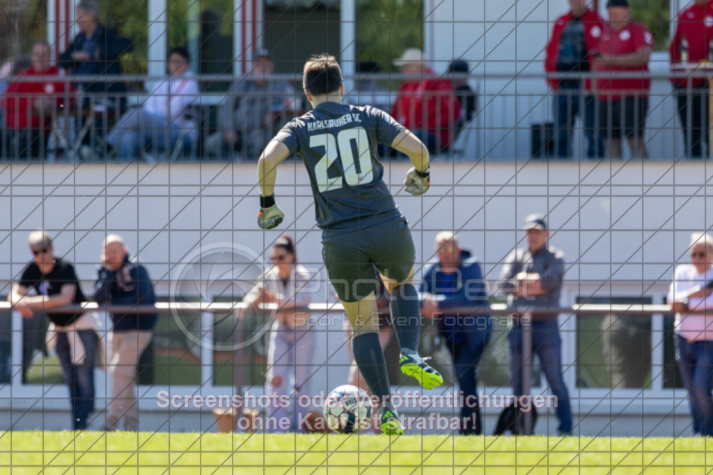 20250510_153157_0739 | #,1.FC Donzdorf (rot) vs. Karlsruher SC (blau), Fussball, EnBW-Oberliga B -Juniorinnen, 23. Spieltag, Saison 2024/2025, Rasenplatz, Lautertal Stadion, Süßener Straße 16, 73072 Donzdorf, 10.05.2025 - 14:00 Uhr,Foto: PhotoPeet-Sportfotografie/Peter Harich