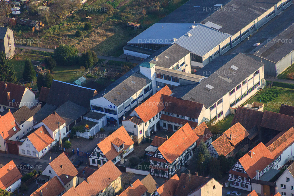 Luftbild: DBK Erweiterung in den Unterkandler Gärten in Kandel im Bundesland Rheinland-Pfalz in Deutschland. Foto: IMG_46427.jpg vom 12.11.2011 durch Werner Riehm/FLY-FOTO.de