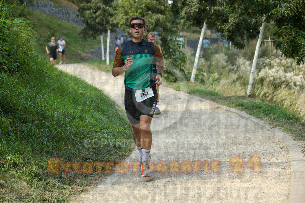 250824_1440_EX1_7067 | Sportfotografie im Rhein-Sieg Kreis, Köln, Bonn, NRW, Rheinland Pfalz, Hessen, etc. Unser Tätigkeitsfeld umfasst den Laufsport vom Volkslauf über den Marathon, Duathlon, Triathon bis zum Ultralauf wie Kölnpfad Ultra oder Schindertrail.