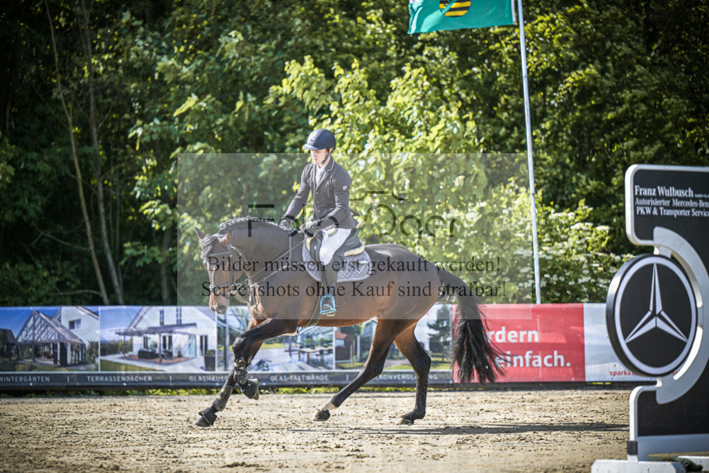 DOS_8465 | Entdecke hochwertige Reitturnierfotos von Foto Oger. Professionell, emotional und authentisch – jetzt Lieblingsmomente im Shop bestellen. - Realisiert mit Pictrs.com
