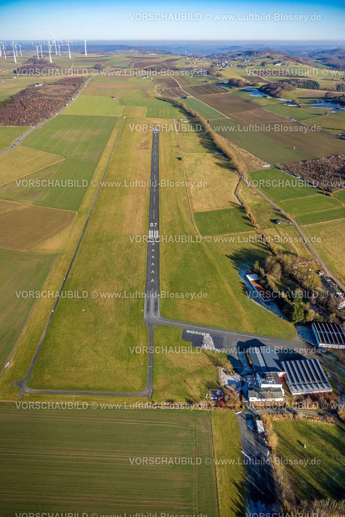 Brilon260104665 | Luftbild, Flugplatz Brilon-Thülen Startbahn und Landebahn, Brilon, Sauerland, Nordrhein-Westfalen, Deutschland