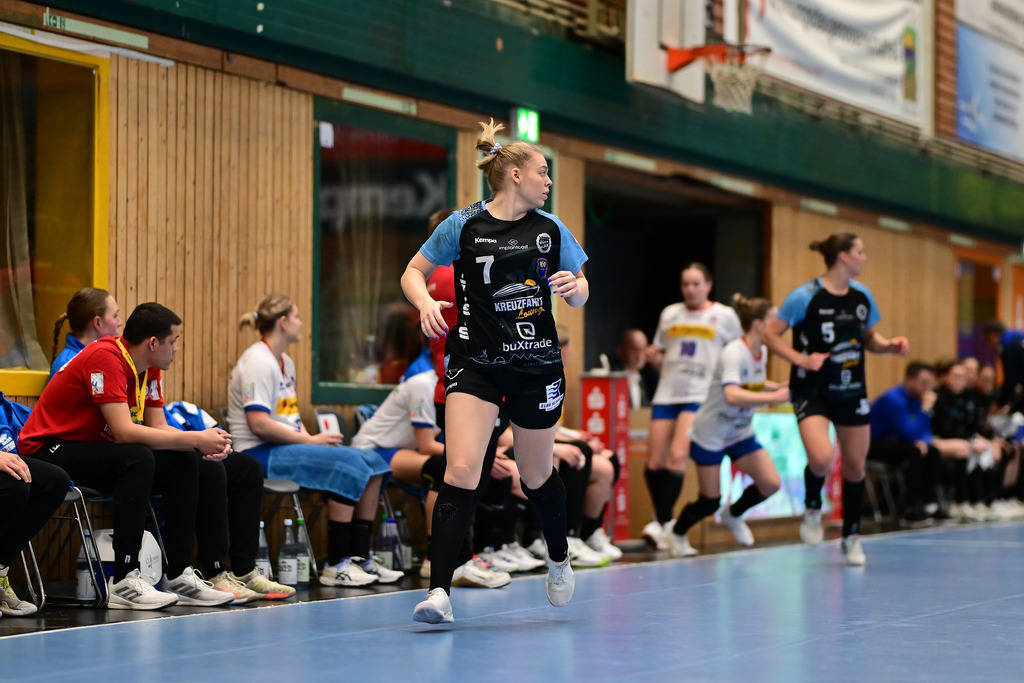 Handball I Frauen I Saison 2024-2025 I 1. HBF I 19. Spieltag I Buxtehuder SV - HSG Blomberg-Lippe I 24912 | Der Sportfotograf. - Realisiert mit Pictrs.com