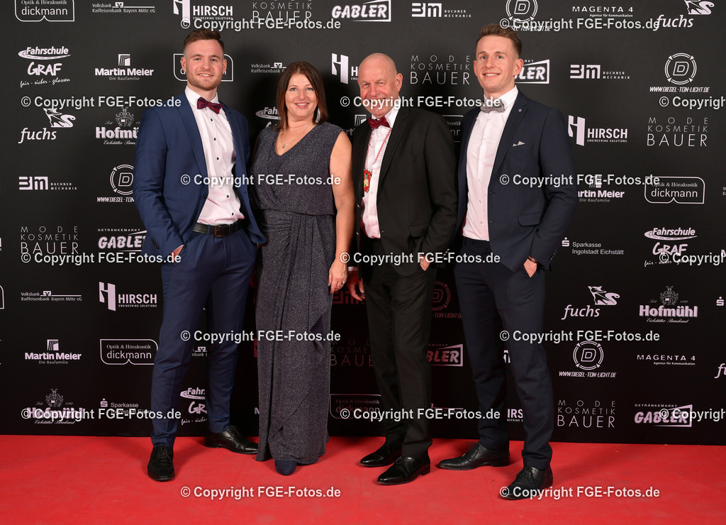 20240114-fge-fotos-0434 | Eröffnungsball der FGE am 14.01.2024 im Alten Stadttheater in Eichstätt. - Realisiert mit Pictrs.com