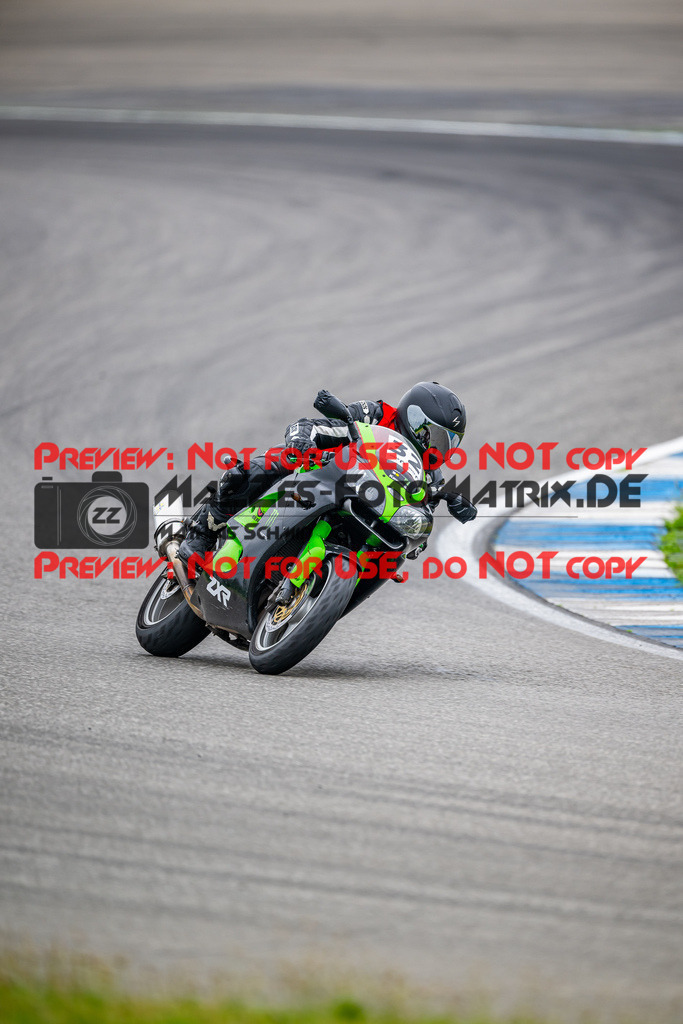 MaZZes_FotoMatrix_240702_6007705_2-49 | INST