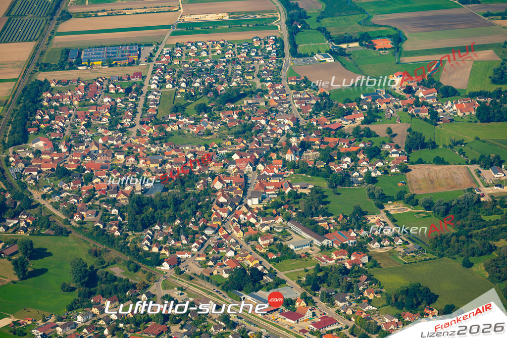 Das Luftbild zeigt :  Burgheim - Die Luftaufnahme wurde 2024 vom UL-Flugzeug aus erstellt ( keine Drohne ) - Hochauflösende Luftaufnahme - Für grossformatige Ausdrucke geeignet. Die Geschenkidee !Mit Lizenz und Bildrechte bestellbar