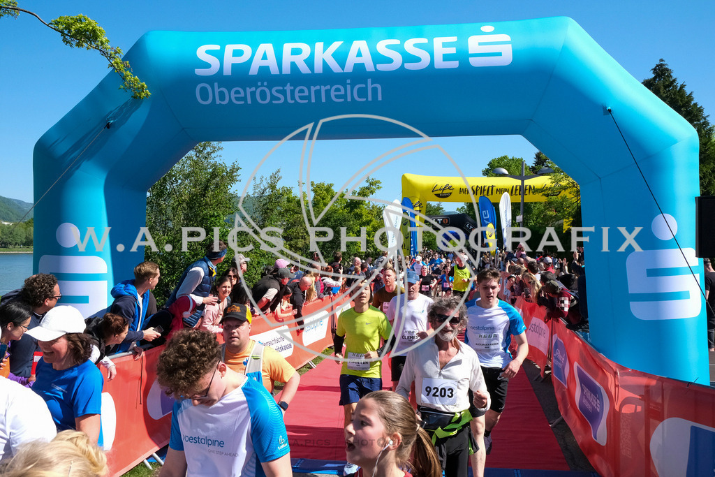 ..... | LINZ,AUSTRIA,27.April 24, Int. 3 Brückenlauf Linz  , Image shows: Photo: WAPICS / Michael ring