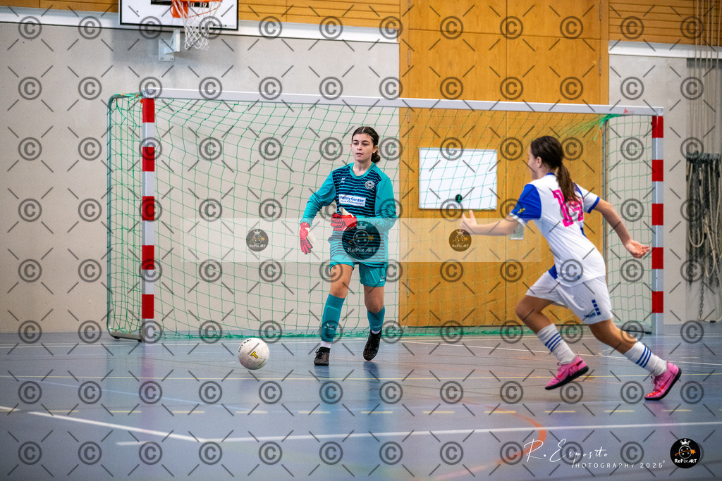20251130_FCR-Hallenturnier-FF-17_RAW-1_031-12 | Sport und Naturfotografie von Roberto Esposito zeigt echte Momente Bewegung und die Schönheit der Natur. Ausdrucksstarke Bilder schaffen Emotionen.