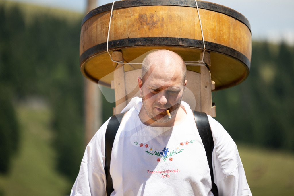 Rigi2025_2089 | Die Schwinger des Schwyzer Kantonalen Schwingerverbandes: Fotos, die Dynamik und Leidenschaft festhalten, sowie emotionale Momente aus dem traditionellen Schwingsport zeigen. - Realisiert mit Pictrs.com