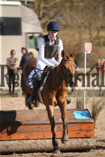 Altensteig_02-2022_Mika Lassen_Karina K (9) | Alle Fotos der Reiterjournal Fotografin Doris Matthaes im Reiterjournal Online-Fotoshop. - Realisiert mit Pictrs.com