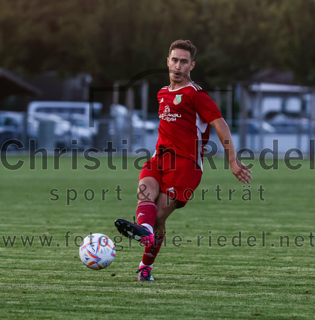 2023-07-20_042_FC_Finsing_gegen_TSV_Wartenberg | Finsing, Deutschland, 20.07.2023:
Fußball, Kreisliga 2023 / 2024, Testspiel, FC Finsing gegen TSV Wartenberg, Endergebnis: 1:0

Maximilian Härtl (TSV Wartenberg, #10)

Foto: Christian Riedel / fotografie-riedel.net