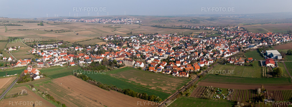Luftbild: an der Weinstraße im Ortsteil Großbockenheim in Bockenheim im Bundesland Rheinland-Pfalz in Deutschland. Foto: IMG_49684-Bearbeitet.jpg vom 13.04.2012 durch Werner Riehm/FLY-FOTO.deAuflösung des Originals: 10277 x 3775 px