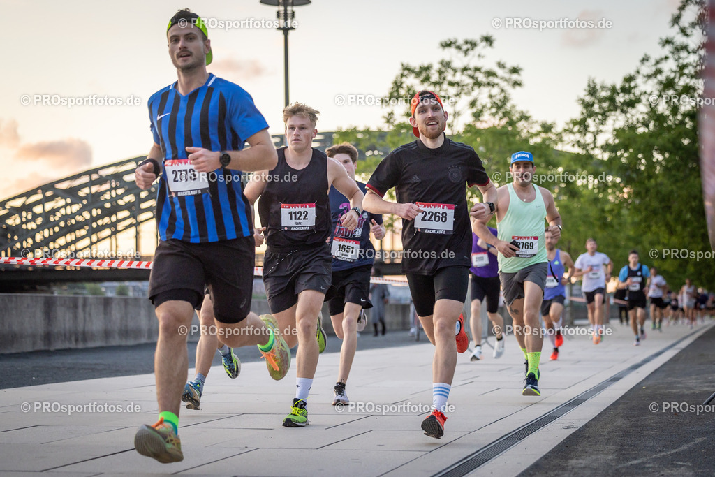 22. ASV Nachtlauf; Koeln, 28.05.25 | Impressionen vom 22. ASV Nachtlauf am 28.05.25 am Tanzbrunnen in Koeln. Foto: BEAUTIFUL SPORTS/Leah Kohring