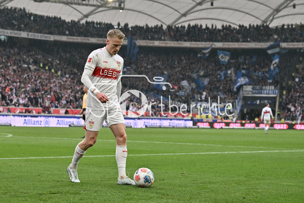 VfB Stuttgart - Hamburger SV | STUTTGART, GERMANY - 12. APRIL: with ball Chris FÜHRICH (VfB Stuttgart 10) during the Bundesliga Match between VfB Stuttgart vs. Hamburger SV on Matchday 29 at MHP Arena / DFL REGULATIONS PROHIBIT ANY USE OF PHOTOGRAPHS AS IMAGE SEQUENCES AND/OR QUASI-VIDEO
