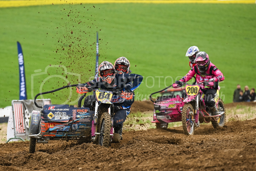 Motocross Schlatt bei Winterthur - 30. April 2023 | #84 Kaeser Remo / Doerig Cornelio aus Schweizersholz (CH) auf VMC KTM und #200 Haberthuer Andri / Steck Rolf aus Deitingen (CH) auf Wsp Zabel in der Kategorie Seitenwagen am Motocross Schlatt bei Winterthur, 30. April 2023. 
Instagram: @mx_schlatt | @mc_wila | @sam_schweiz
Bild: Sportfotografie Markus Aeschimann | www.markus-aeschimann.ch - Realisiert mit Pictrs.com