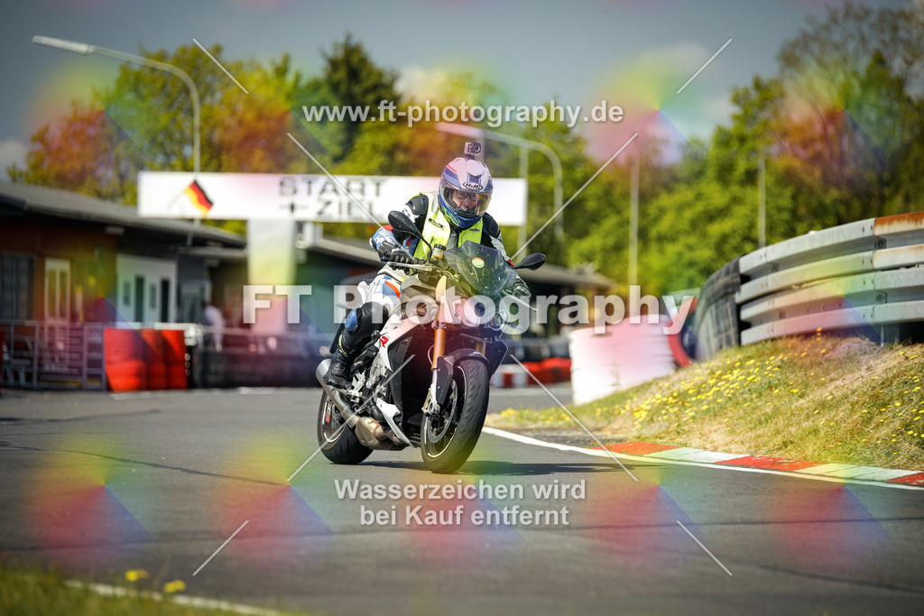 OBK_Mai_Martina_Markus-10771 | Hier findet Ihr Bilder von Touristenfahrten auf der Nürburgring Nordschleife oder von anderen Veranstaltungen die ich besucht habe. Viel Spass beim Durch Schauen 