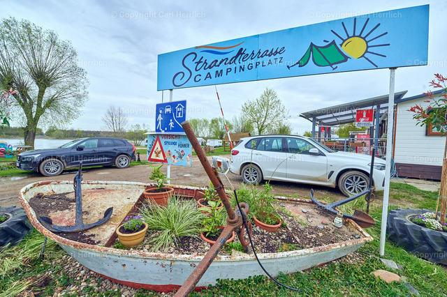 Stürzelberg/Campinganlage | High End Portraits. Einzelportrait Paarportrait Gruppenportrait Künstlerportrait Bandportzait Bühnenfotografie Fashion Lifestyle Urbanlife  - Realisiert mit Pictrs.com