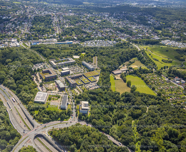 Bochum230802458 | Luftbild, Innovationspark Springorum, Carolinenschule Bochum und Sportplatz, Weitmar, Bochum, Ruhrgebiet, Nordrhein-Westfalen, Deutschland