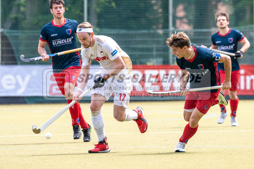 SFE_20230521_0053 | 1. Bundesliga Hockey Viertelfinale 3 Herren Rot-Weiss Köln - Berliner HC am 21.05.2023 in Köln (KTHC Stadion Rot-Weiss Köln Tennis and Hockey Club), Photo: Stephan Fehrmann 2023 (Sports-Gallery),Christopher Rühr ( Rot-Weiss Köln #17 ) ,Paul Dösch ( Bremer HC #3 )
