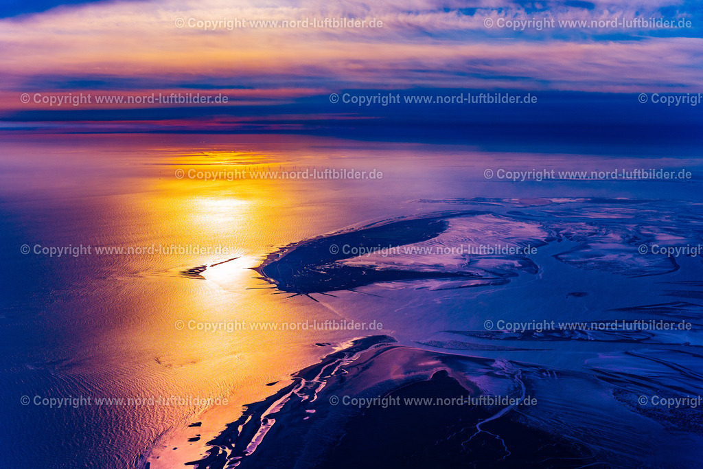 Wangerooge_Sonnenaufgang_ELS_6146190523 | WANGEROOGE 19.05.2023 Küstenbereich der der Nordsee - Insel - Insel im Ortsteil Westen in Wangerooge im Bundesland Niedersachsen, Deutschland. Weiterführende Informationen bei: Kurverwaltung Nordseeheilbad Wangerooge. // Coastal area the North Sea island - Island in the district Westen in Wangerooge in the state Lower Saxony, Germany. Further information at: Kurverwaltung Nordseeheilbad Wangerooge. Foto: Martin Elsen