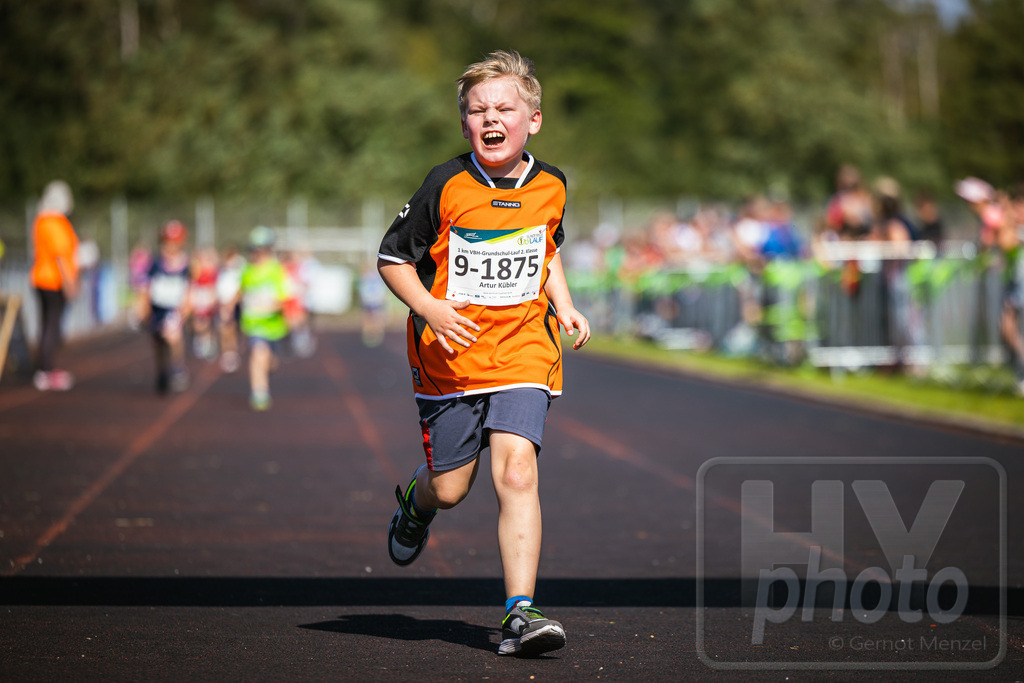 16. Hoywoj-CityLauf im Sportforum Hoyerswerda - 16.09.2023 | 1km VBH-Grundschul-Lauf 2. Klassen - Realisiert mit Pictrs.com