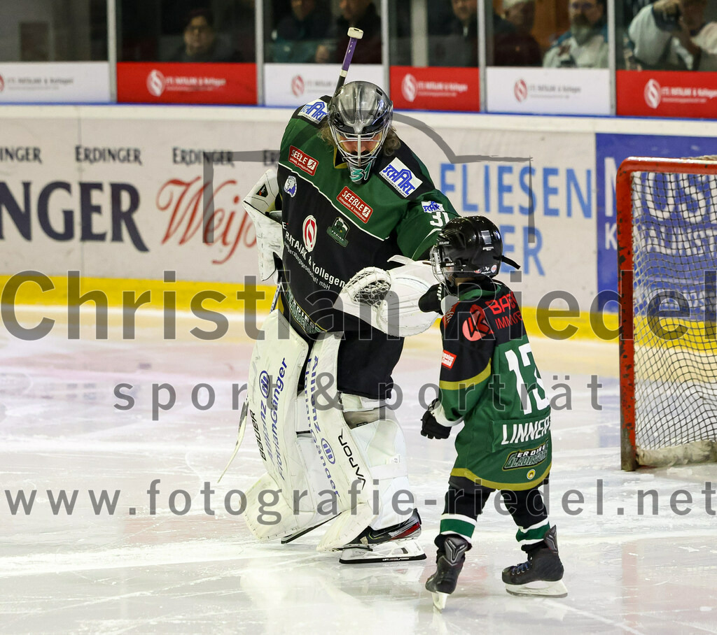 2023-03-10_009_TSV_Erding_gegen_TEV_Miesbach | Erding, Deutschland, 10.03.2023:
Eishockey, Bayernliga Playoffs 2022 / 2023, Halbfinale, TSV Erding gegen TEV Miesbach, Endergebnis: 2:0

Foto: Christian Riedel / fotografie-riedel.net