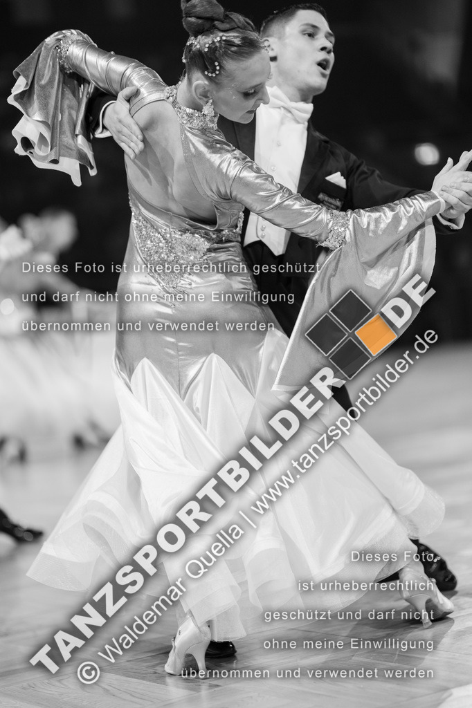20251206-03345 | Hier finden Sie Tanz Bilder vom Latein und Standard Formationen tanzen. Sportbilder vom Tanzsport. Schöne Fotos und von Weltmeisterschaft, Europameisterschaft, Bundesliga, Regionalliga, Oberliga und Landesliga sowie von GOC Stuttgart, DanceComp, WM Bremen