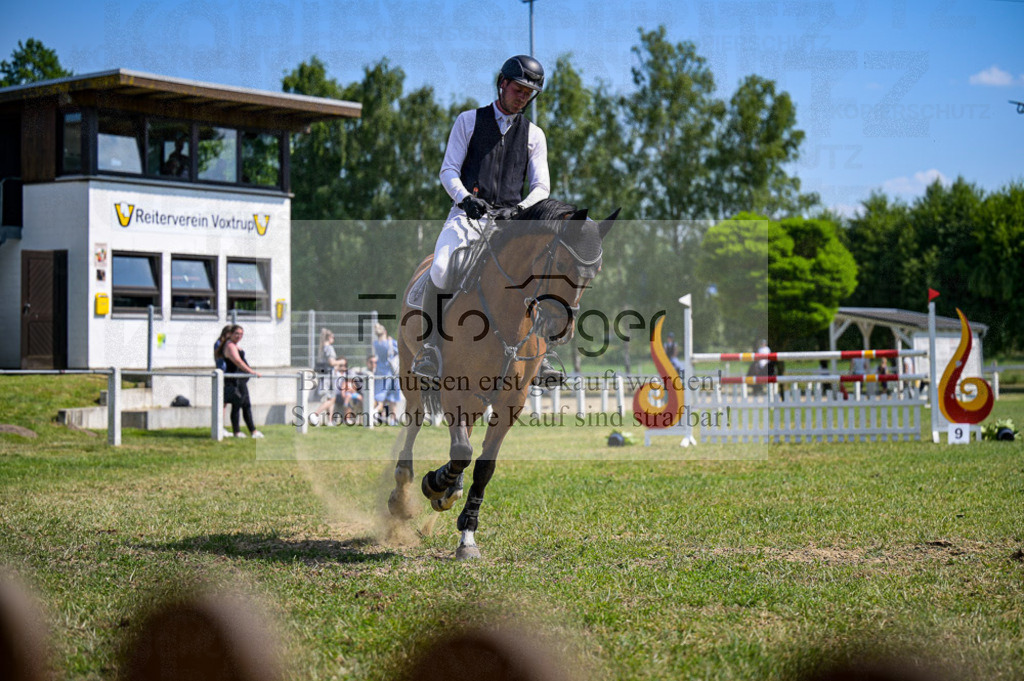 Reitturnier Voxtrup | Entdecke hochwertige Reitturnierfotos von Foto Oger. Professionell, emotional und authentisch – jetzt Lieblingsmomente im Shop bestellen.Deutschlandweite Turnierfotografie. - Realisiert mit Pictrs.com