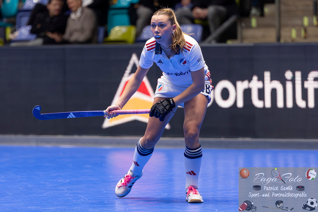 Volvo E.R.B. Final 4 Halbfinale Frauen: Mannheimer HC - Düsseldorfer HC, 25.01.2025 | Charlotte Hendrix (Mannheimer HC #48), Freisteller Portrait, Porträt, Mannheimer HC - Düsseldorfer HC, Frankfurt, Süwag Arena, 25.1.2025 - Realisiert mit Pictrs.com