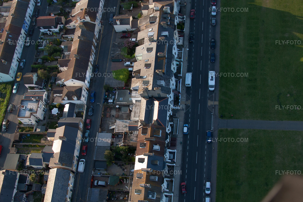 Aerial view: View of the town in Deal in the state England, Great Britain. – Photo: IMG_50865.jpg taken on 05/27/2012 by Werner Riehm/FLY-FOTO.com – Resolution of the original: 4752 x 3168 px