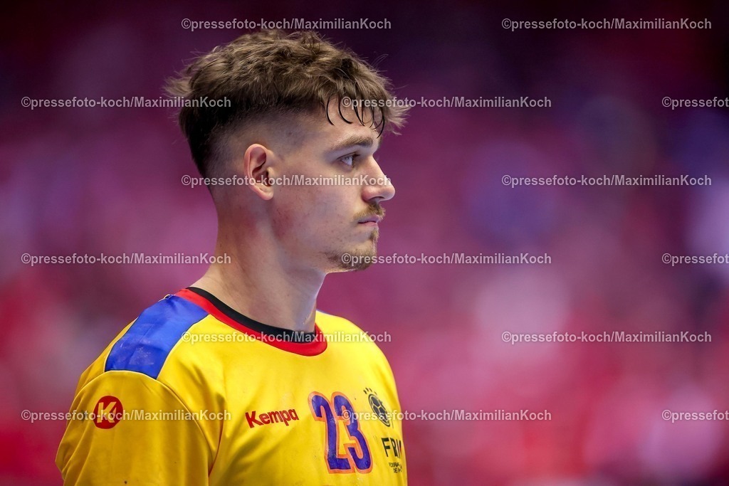 EHF16012601147 | 16.01.2026, Handball, Men's EHF EURO 2026, Portugal - Rumänien, Jyske Bank Boxen in Herning, Dänemark, Preliminary Round:  Calin Dedu (Romania #23) 