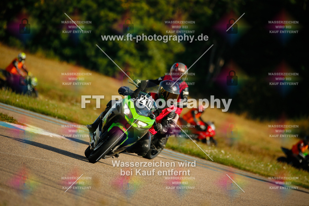 _MOT5668 | Hier findet Ihr Bilder von Touristenfahrten auf der Nürburgring Nordschleife oder von anderen Veranstaltungen die ich besucht habe. Viel Spass beim Durch Schauen 