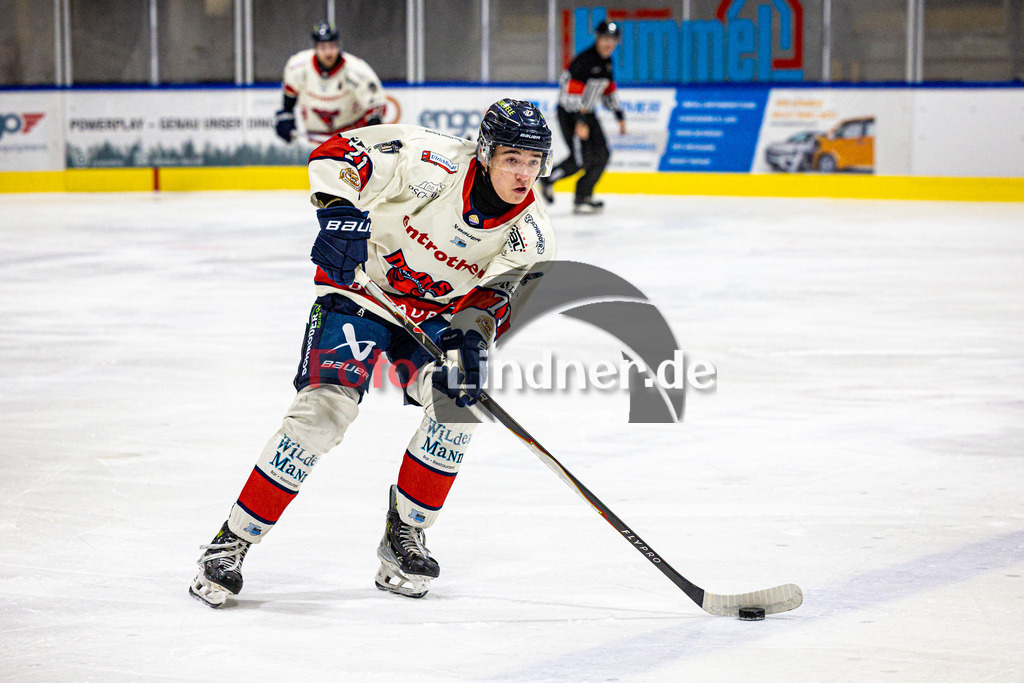 EA Schongau MANNUTS gegen VfE Ulm/Neu-Ulm DEVILS | Eishockey Bayernliga 2025/26 Vorrunde 6 Spieltag, EA Schongau MANNUTS gegen VfE Ulm/Neu-Ulm DEVILS, 20251031,Philipp WIRZ (VfE Ulm/Neu-Ulm DEVILS 71) in Aktion,2025-10-31 in Schongau (Eisstadion Schongau), Philipp WIRZ (VfE Ulm/Neu-Ulm DEVILS 71)Copyright: WolfgangxLindner www.foto-lindner.de