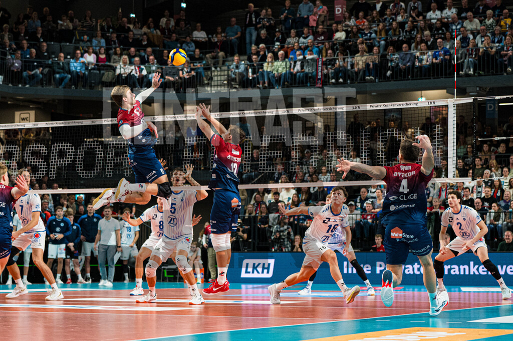 Volleyball I Herren I Saison 2025/2026 I Bundesliga I 5. Spieltag I SVG Lüneburg - VfB Friedrichshafen | CONTRAST ZERØ MEDIA - Realisiert mit Pictrs.com