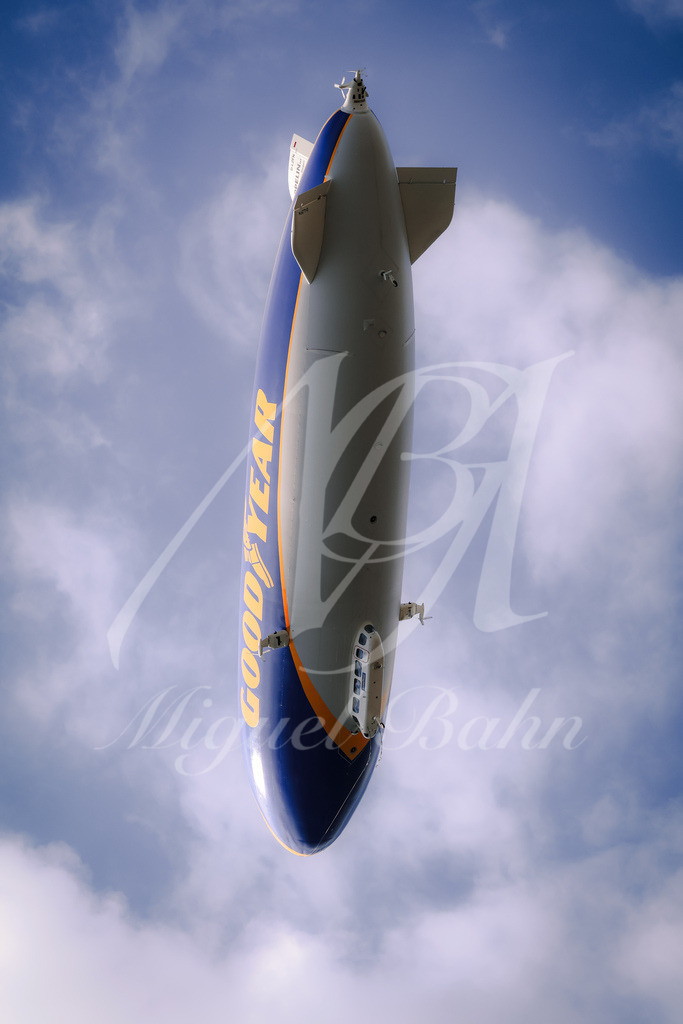 Zeppelin | Miguel Bahn, Miguel Bahn Hagen, Miguel Bahn Frankfurt am Main, Miguel Bahn Fotograf, Drohnenfotografie, Miguel Bahn Prints und mehr, Fotgraf, Fotografie, Drohnenfotografie, Hagen, Fotograf Hagen - Realisiert mit Pictrs.com