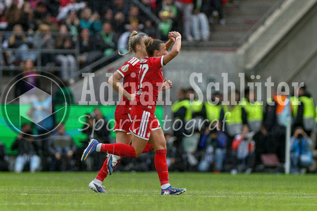 14.05.2026, GER, Fussball, Frauen, DFB-Pokal, Finale, Saison 2025/2026, VfL Wolfsburg - FC Bayern München | Arianna Caruso (Bayern) Torjubel, jubelt mit ihrer Mannschaft nach dem Treffer zum 4:0