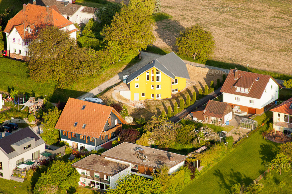 Luftbild: Wohnhäuser am Thomashäusle im Ortsteil Durlach in Karlsruhe im Bundesland Baden-Württemberg in Deutschland. Foto: IMG_27485.jpg vom 23.05.2010 durch Werner Riehm/FLY-FOTO.de