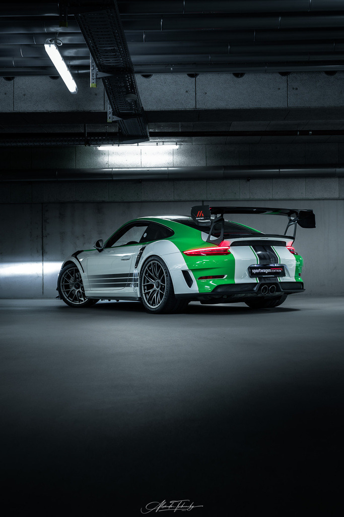 R6AT0242 _Alexander Tschuncky | Entdecken Sie die faszinierende Welt von Alexander Tschuncky Arts: Kreative Fotografie, atemberaubende Automobilkunst und hochwertiger Bilderdruck. Lassen Sie sich inspirieren! - Realisiert mit Pictrs.com