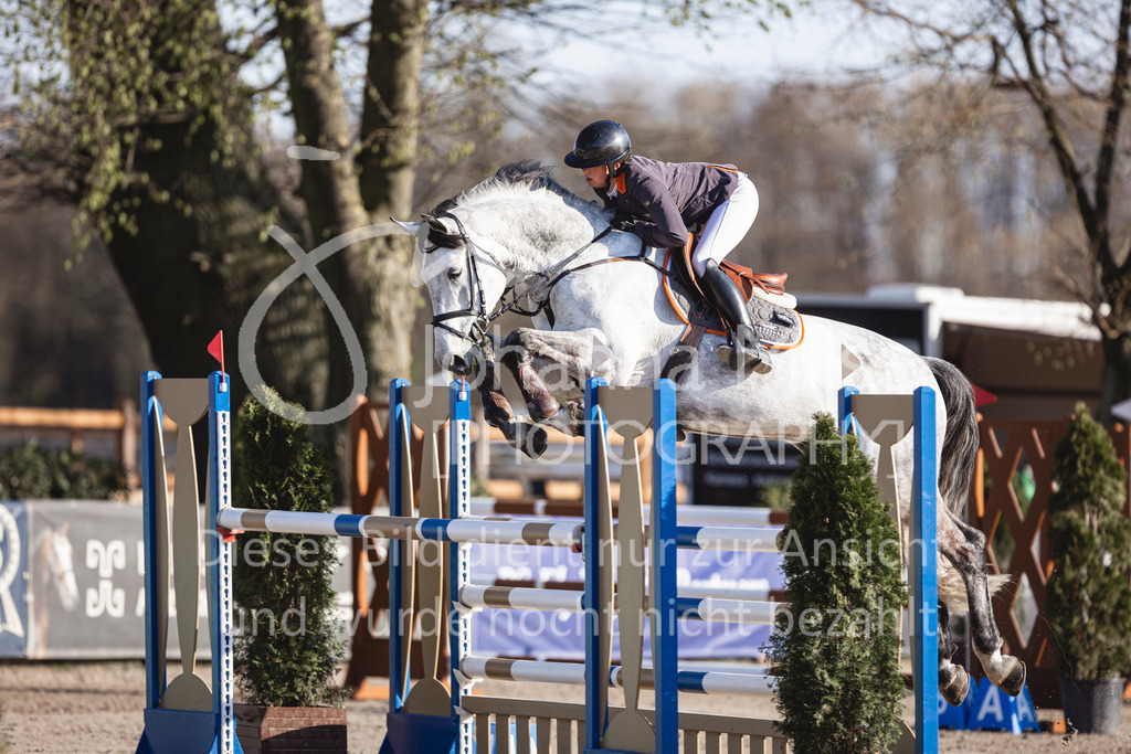 250408_Mühlen_SprPf-M-510 | Deine schönsten Turniermomente als professionelle Fotos! Entdecke hochwertige Pferdesport-Fotografie im Online-Shop. Jetzt Fotos finden & bestellen!
