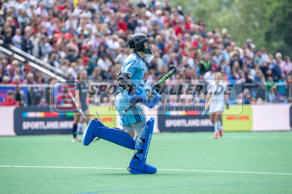 Final4_20240519-1256-0037 | Bonn, Deutschland, 19.05.2024: Lisa Schneider (Mannheimer HC) in Aktion waehrend des Spiels der Deutsche Feldhockey-Meisterschaften 2024 zwischen Final 4 Damen Finale Düsseldorfer HC - Mannheimer HC im Bonner THV am 19.05.2024 in Bonn, Deutschland. (Foto von Stephan Fehrmann)

Bonn, Germany, 19.05.2024: Lisa Schneider (Mannheimer HC) in action during the game of Deutsche Feldhockey-Meisterschaften 2024 between Final 4 Damen Finale Düsseldorfer HC - Mannheimer HC in Bonner THV at 19.05.2024 in Bonn, Deutschland. (Foto from Stephan Fehrmann)