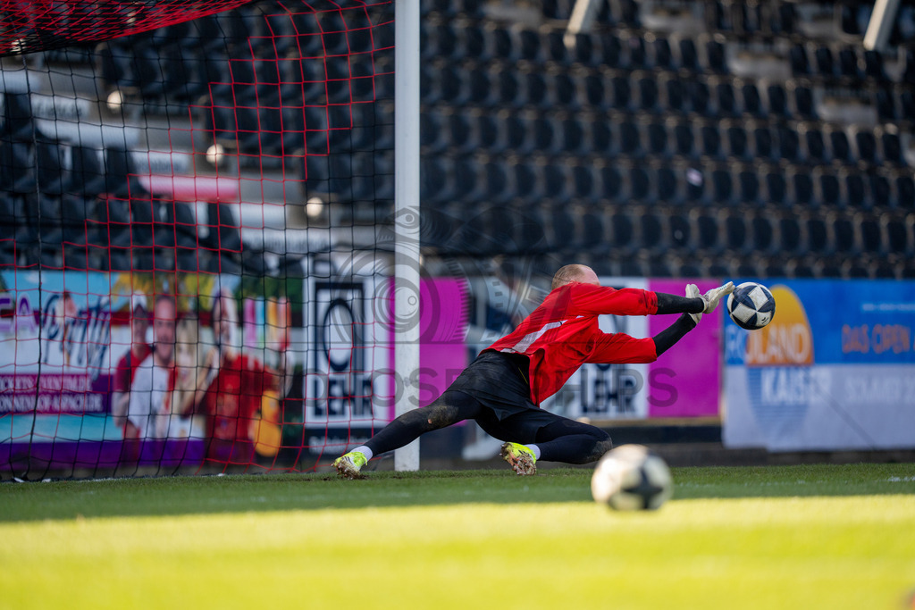 SG Sonnenhof Großaspach vs. KSV Hessen Kassel, Fussball, Regionalliga Südwest, 23. Spieltag, Saison 2025/2026, 07.03.2026 | Maximilian Reule (SG Sonnenhof Großaspach, #01),SG Sonnenhof Großaspach vs. KSV Hessen Kassel, Fussball, Regionalliga Südwest, 23. Spieltag, Saison 2025/2026, 07.03.2026Foto: photosbyphips/Philip Ziegler