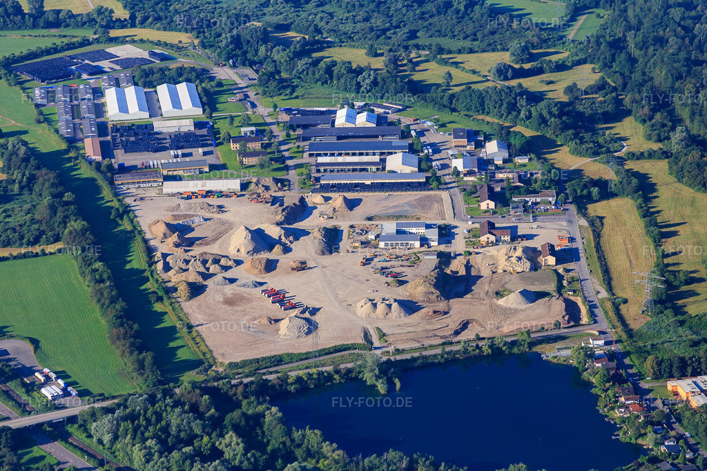 Luftbild: Kasernenstraße mit der ehemaligen Salmkaserne in Philippsburg im Bundesland Baden-Württemberg in Deutschland. Foto: IMG_091741.jpg vom 10.07.2016 durch Werner Riehm/FLY-FOTO.de