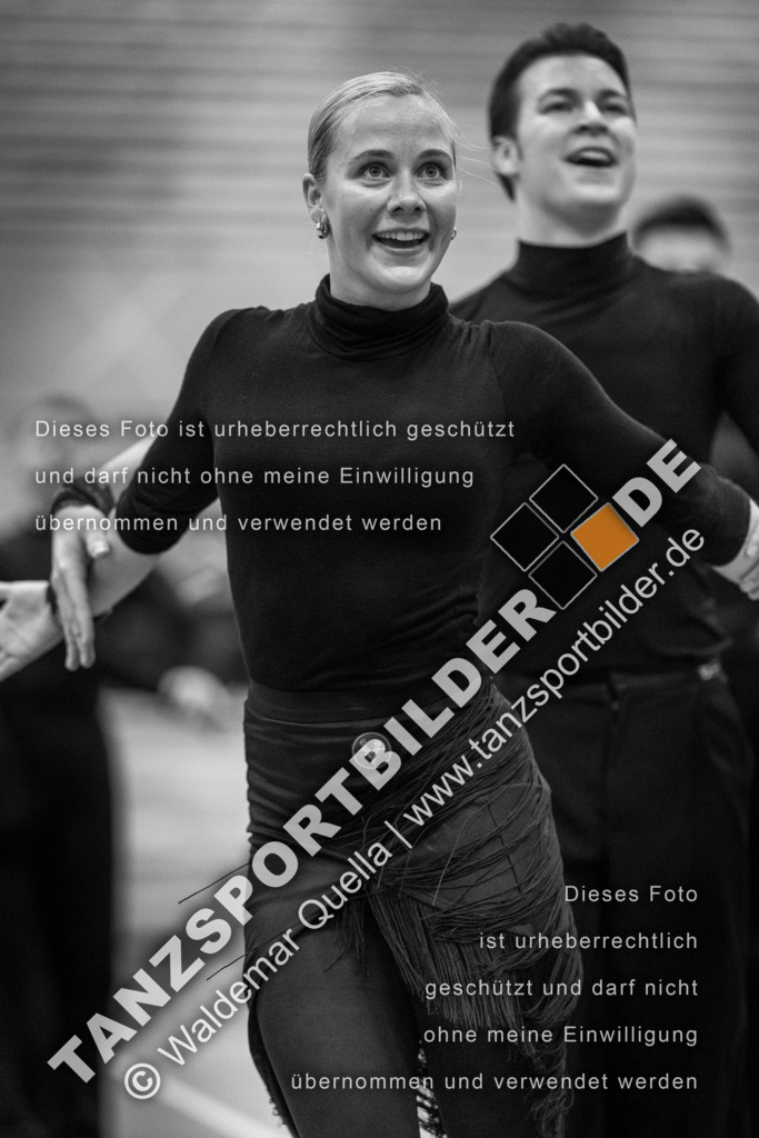 20231020-01237 | Hier finden Sie Tanz Bilder vom Latein und Standard Formationen tanzen. Sportbilder vom Tanzsport. Schöne Fotos und von Weltmeisterschaft, Europameisterschaft, Bundesliga, Regionalliga, Oberliga und Landesliga sowie von GOC Stuttgart, DanceComp, WM Bremen