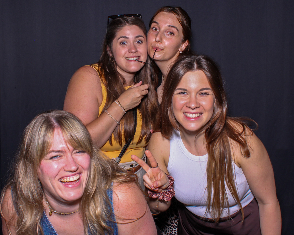 top-top.de-250628-065 | Foto, Video, Fotografie, Videografie, Fotobox, DJ, Discjockey, Musik, Musikbox, Veranstaltung, Photobooth, Amazon, Ebay, Buchtipp, Bestseller, Autor, Verlag, Buch, Wesel, Hamminkeln, NRW, Dinslaken, Rees, Drohne, Hochzeit, Party, Fotobox, Wesel, Fotograf