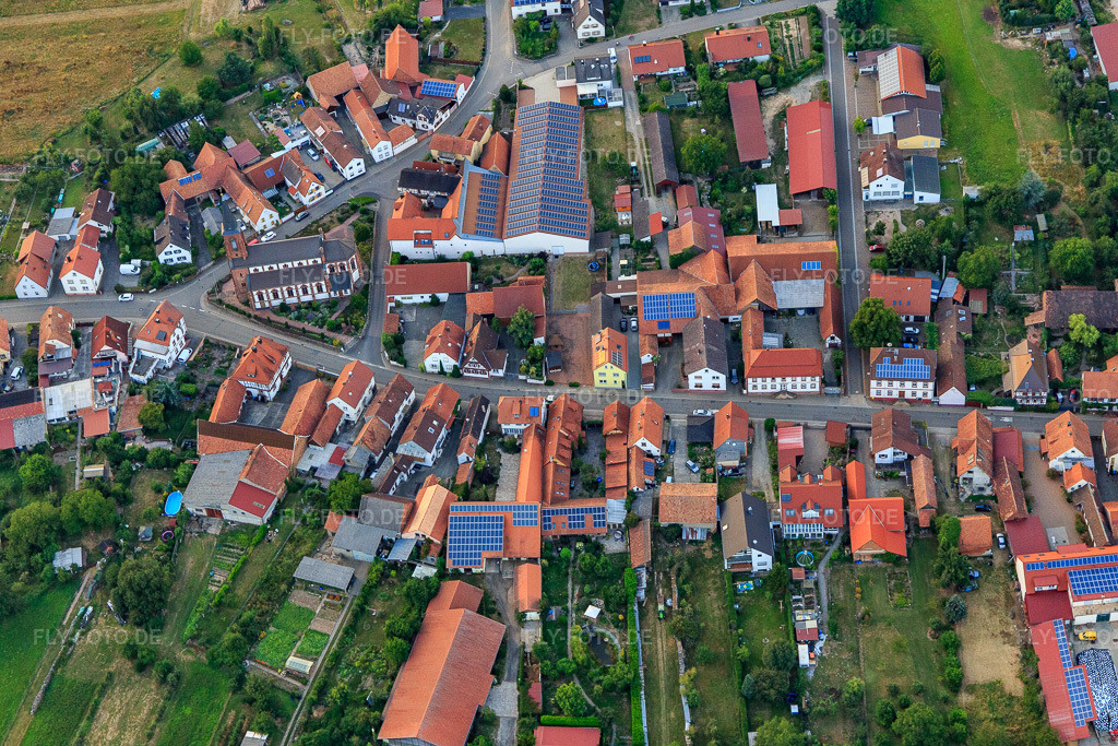Luftbild: Kirchstr in Schweighofen im Bundesland Rheinland-Pfalz in Deutschland. Foto: IMG_109143.jpg vom 19.07.2018 durch Werner Riehm/FLY-FOTO.de