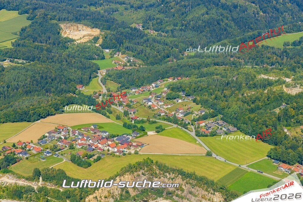 Berbing Hauzenberg Bild- Das Luftbild wurde 2025 vom UL-Flugzeug heraus erstellt ( keine Drohnen Bilder! ) - Hochauflösende Luftaufnahme -Nicht vergleichbar mit Google Maps oder Satelittenbilder- Die Geschenkidee !Mit Lizenz und Bildrechte bestellbar
