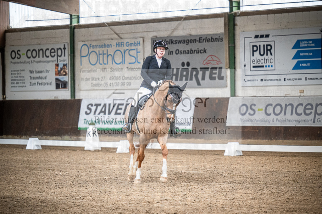 DOS_0239 | Entdecke hochwertige Reitturnierfotos von Foto Oger. Professionell, emotional und authentisch – jetzt Lieblingsmomente im Shop bestellen.Deutschlandweite Turnierfotografie. - Realisiert mit Pictrs.com