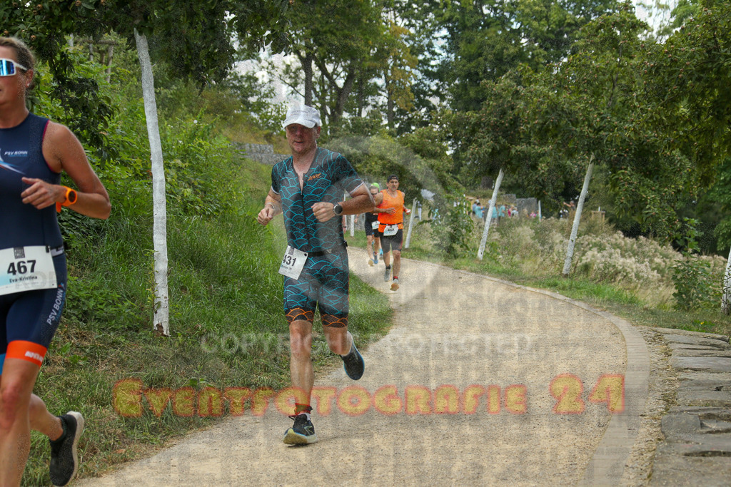 250824_1351_EX1_3976 | Sportfotografie im Rhein-Sieg Kreis, Köln, Bonn, NRW, Rheinland Pfalz, Hessen, etc. Unser Tätigkeitsfeld umfasst den Laufsport vom Volkslauf über den Marathon, Duathlon, Triathon bis zum Ultralauf wie Kölnpfad Ultra oder Schindertrail.