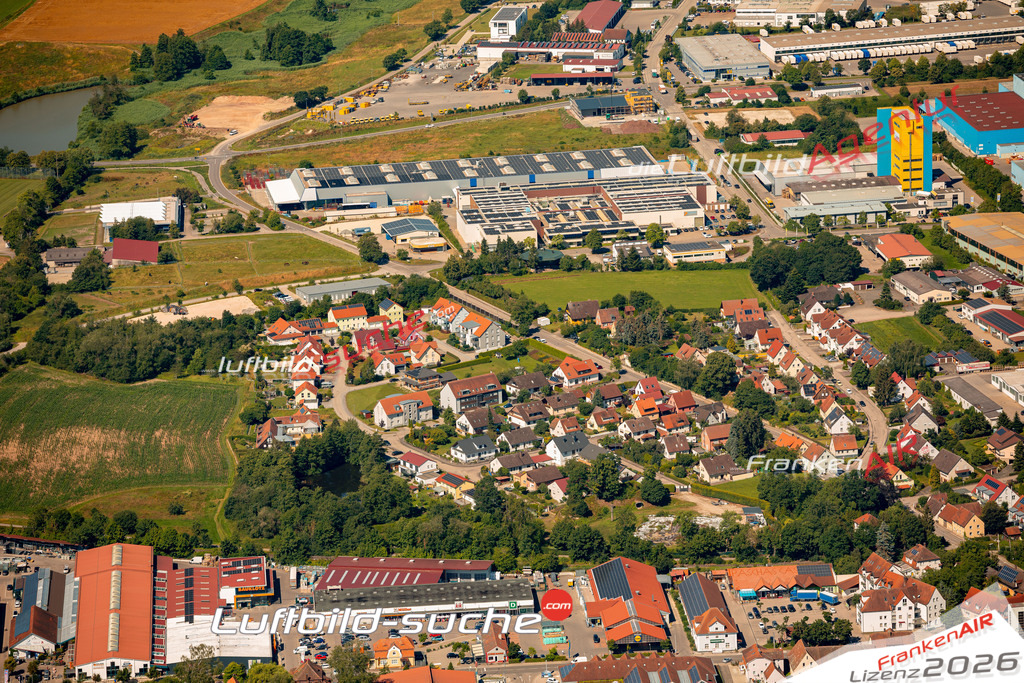 Das Luftbild zeigt :  Feuchtwangen - Die Luftaufnahme wurde 2024 vom UL-Flugzeug aus erstellt ( keine Drohne ) - Hochauflösende Luftaufnahme - Für grossformatige Ausdrucke geeignet. Die Geschenkidee !Mit Lizenz und Bildrechte bestellbar