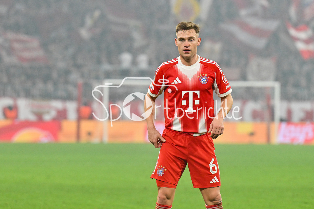 FC Bayern München - Sporting Lissabon | MUNICH, GERMANY - 09. DECEMBER: im Bild Joshua KIMMICH (FC Bayern Munich 6) / Einzelfoto / Freisteller während dem Match zwischen dem FC Bayern München und Sporting Lissabon am 6. Spieltag der UEFA Champions League Ligaphase in der Allianz Arena