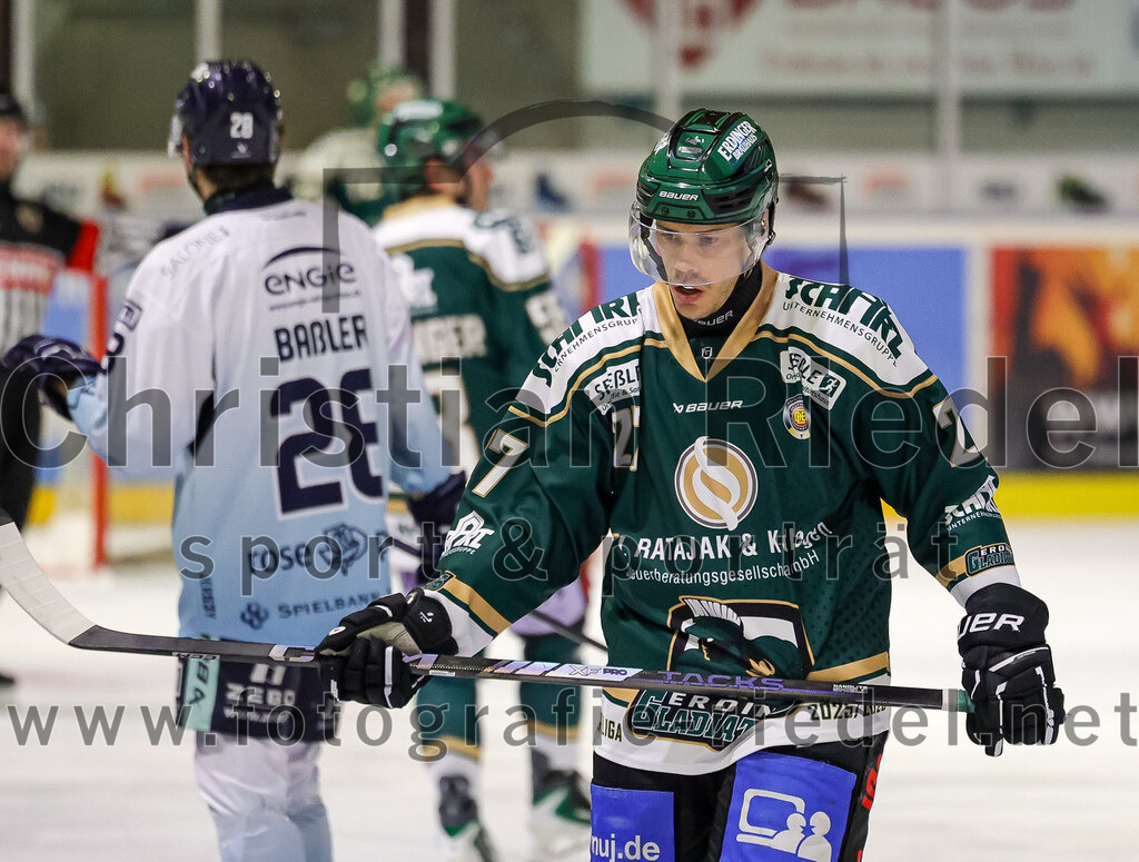 2026-01-06_116_TSV_Erding_gegen_EV_Lindau_Islanders | Erding, Deutschland, 06.01.2026:Eishockey, Oberliga Süd 2025 / 2026, 35. Spieltag, TSV Erding gegen EV Lindau Islanders, Endergebnis: 2:5Mark Waldhausen (Erding Gladiators, #27)Foto: Christian Riedel / fotografie-riedel.net